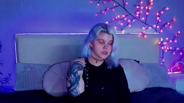 JoannLowe online show from 21, 9, 2025