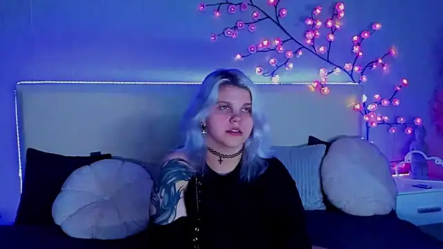 JoannLowe online show from 30, 9, 2025