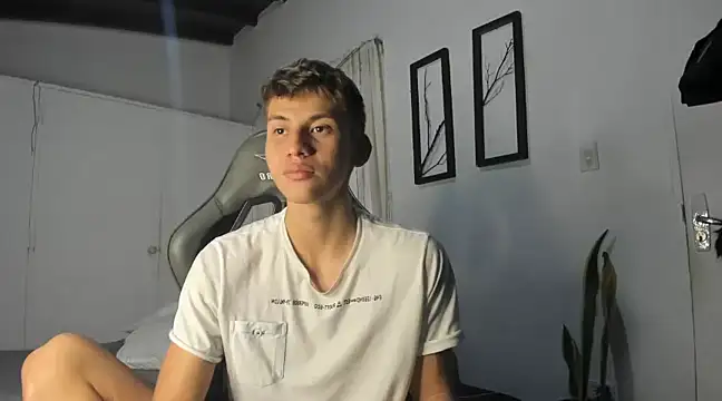 Snapshot of miguel_hz chatting on 3, 2, 2025 miguel hz online show from 3, 2, 2025