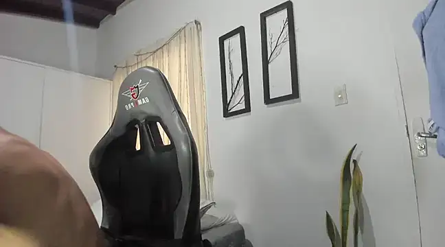 Snapshot of miguel_hz chatting on 4, 2, 2025 miguel hz online show from 4, 2, 2025