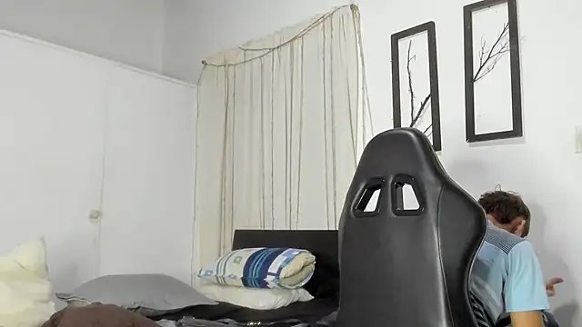 Snapshot of miguel_hz chatting on 27, 2, 2025 miguel hz online show from 27, 2, 2025
