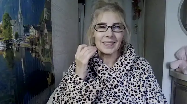 Snapshot of sweet_raspberry chatting on 18, 2, 2025 sweet raspberry online show from 18, 2, 2025