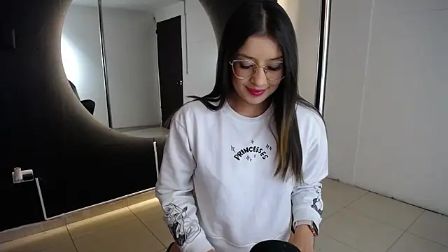 Emma Lombardi online show from 9, 2, 2025