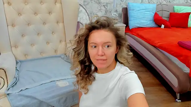 Snapshot of foxy_blond chatting on 27, 2, 2026 foxy blond online show from 27, 2, 2026