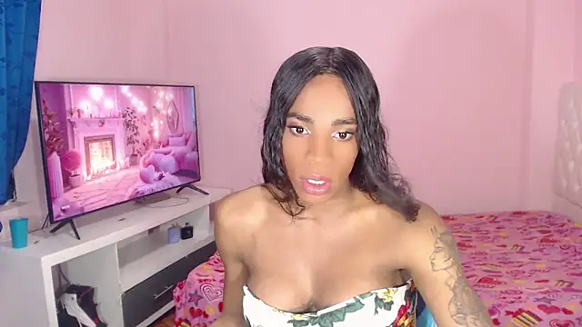 DannaDocell online show from 4, 3, 2025