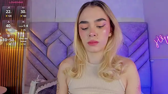 Lucy Vega online show from 20, 12, 2024