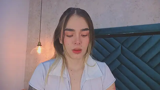 Lucy Vega online show from 13, 9, 2025