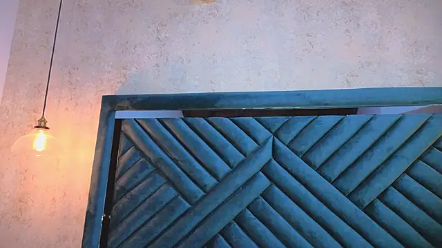 Lucy Vega online show from 2, 10, 2025