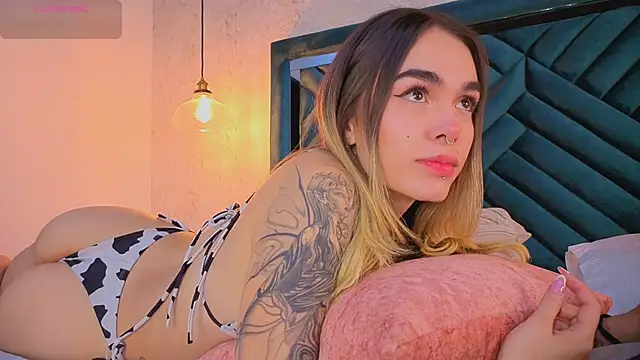 Lucy Vega online show from 17, 10, 2025