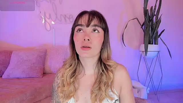 Lucy Vega online show from 19, 12, 2025