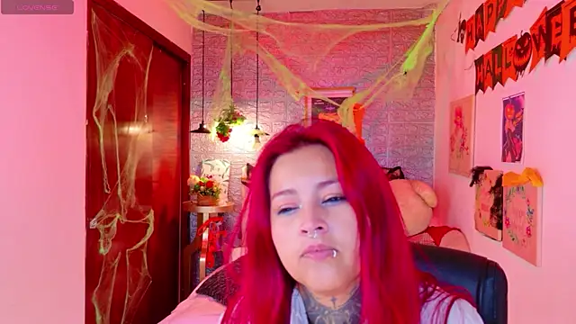 Snapshot of meghan_nill chatting on 27, 10, 2025 meghan nill online show from 27, 10, 2025