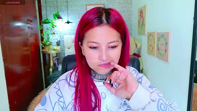 Snapshot of meghan_nill chatting on 27, 11, 2025 meghan nill online show from 27, 11, 2025