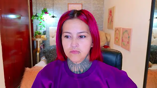 Snapshot of meghan_nill chatting on 28, 11, 2025 meghan nill online show from 28, 11, 2025