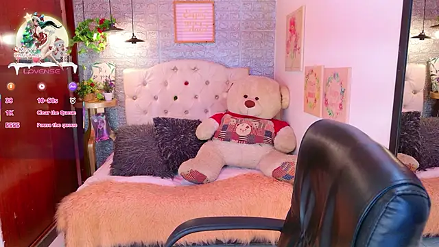 Snapshot of meghan_nill chatting on 5, 12, 2025 meghan nill online show from 5, 12, 2025