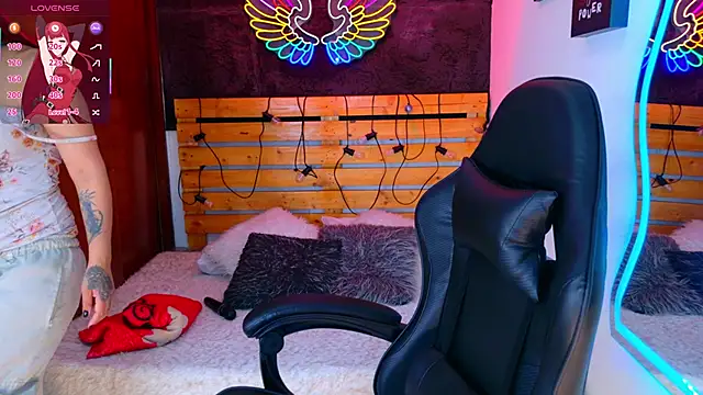 meghan nill online show from 10, 4, 2026