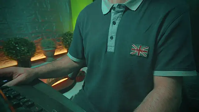 Snapshot of alex-volo chatting on 2, 2, 2025 alex-volo online show from 2, 2, 2025