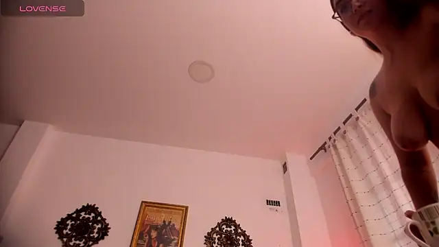 Snapshot of VeronicaGilss chatting on 14, 6, 2026 VeronicaGilss online show from 14, 6, 2026