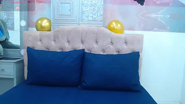 EvaaLovia1 online show from 18, 3, 2025