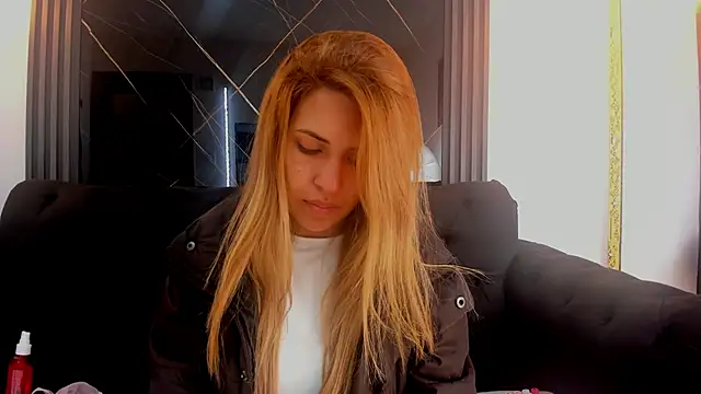 EvaaLovia1 online show from 24, 9, 2025