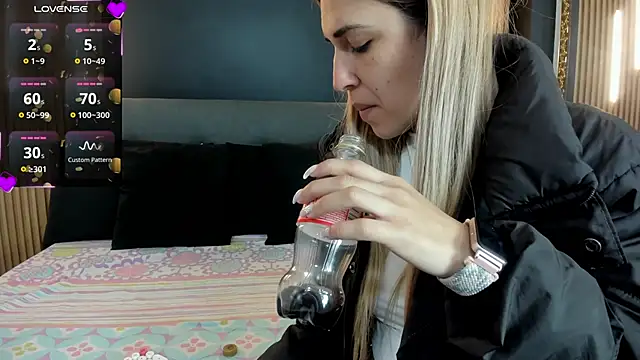 EvaaLovia1 online show from 16, 2, 2026