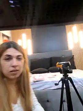 EvaaLovia1 online show from 21, 2, 2026