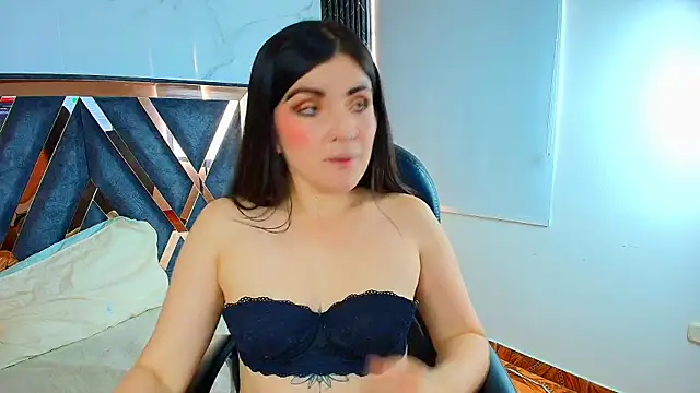 Amara vega online show from 23, 10, 2025