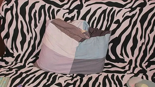 VeronikaKissuchi online show from 4, 1, 2025