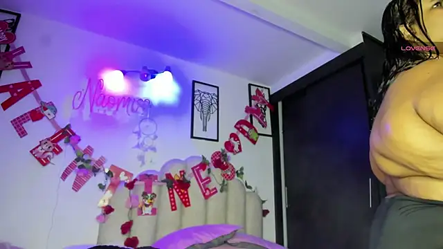 NaomiAsha online show from 25, 2, 2025