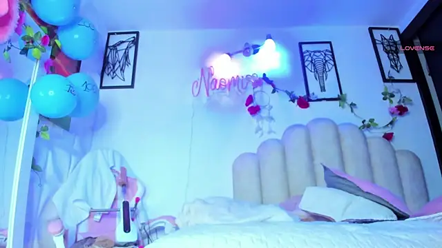 NaomiAsha online show from 3, 3, 2025