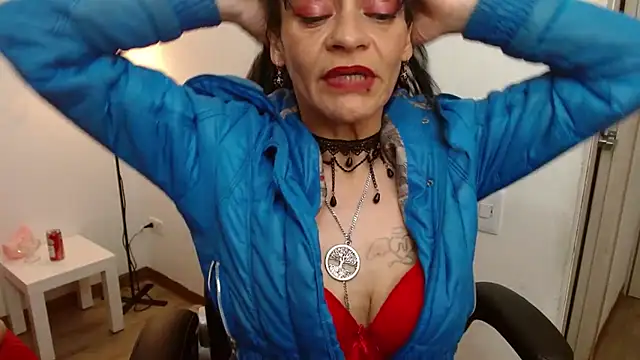 AlexandraJones  online show from 25, 1, 2025
