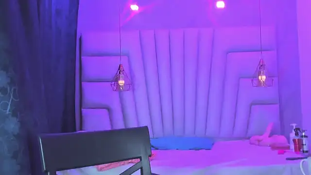 AngelaaCute  online show from 13, 4, 2026