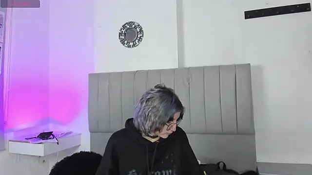 Snapshot of SukiFuyu_ chatting on 24, 2, 2025 SukiFuyu online show from 24, 2, 2025