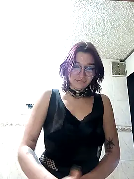 Snapshot of SukiFuyu_ chatting on 6, 11, 2025 SukiFuyu online show from 6, 11, 2025