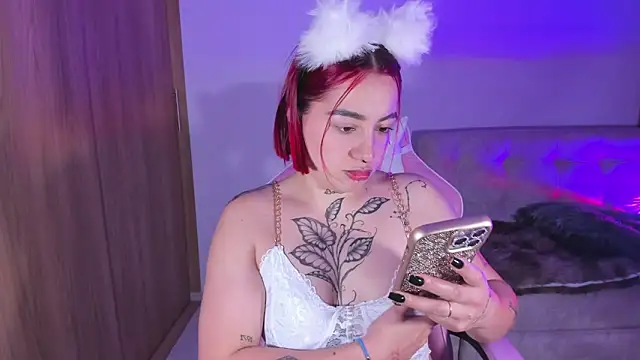 annika taylor online show from 26, 2, 2025