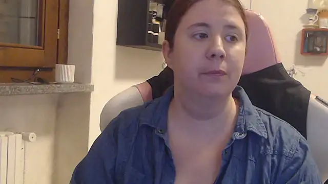 Snapshot of valerysexy chatting on 9, 10, 2025 valerysexy online show from 9, 10, 2025