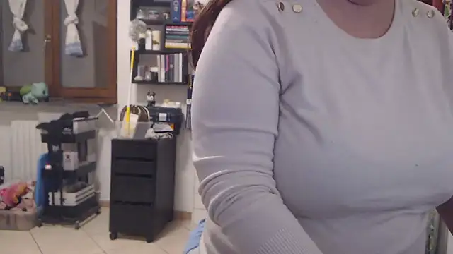 Snapshot of valerysexy chatting on 5, 1, 2026 valerysexy online show from 5, 1, 2026