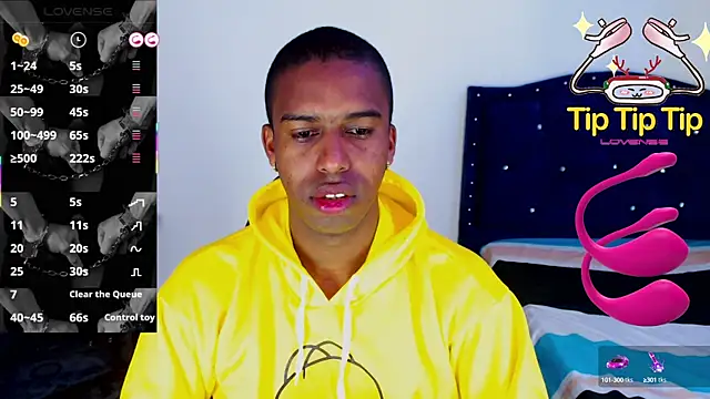 Snapshot of mrjhon26 chatting on 8, 3, 2025 mrjhon26 online show from 8, 3, 2025