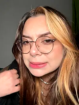 NatyOlson online show from 26, 10, 2025