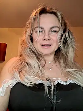 candy queeen online show from 13, 12, 2025