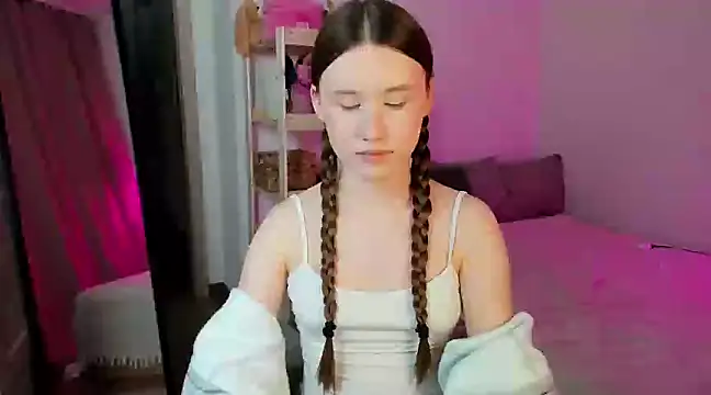 Stella Sunny online show from 14, 3, 2025