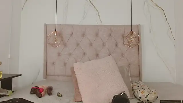 zamira 44 online show from 9, 10, 2025