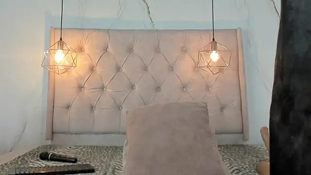 zamira 44 online show from 14, 3, 2026