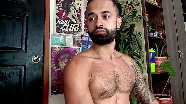 Snapshot of MaxG__ chatting on 3, 12, 2024 MaxG online show from 3, 12, 2024