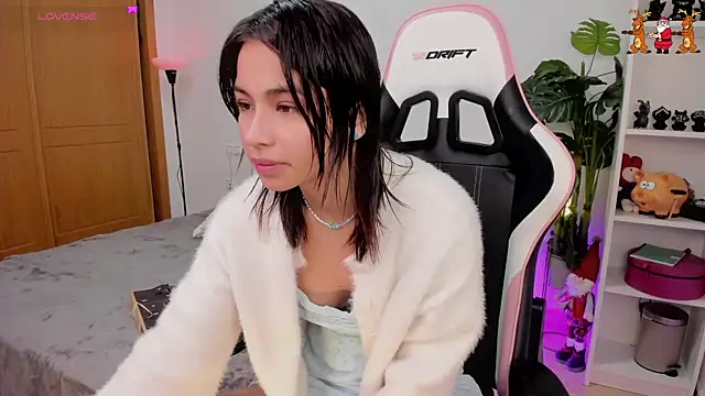 Adriennesexxx online show from 17, 12, 2024