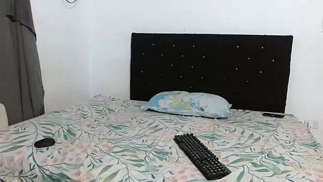 Snapshot of Lulu_and_smith chatting on 13, 12, 2025 Lulu and smith online show from 13, 12, 2025