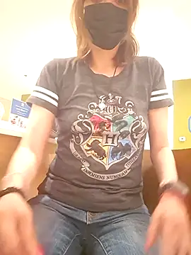 Lunababymylove online show from 1, 3, 2026