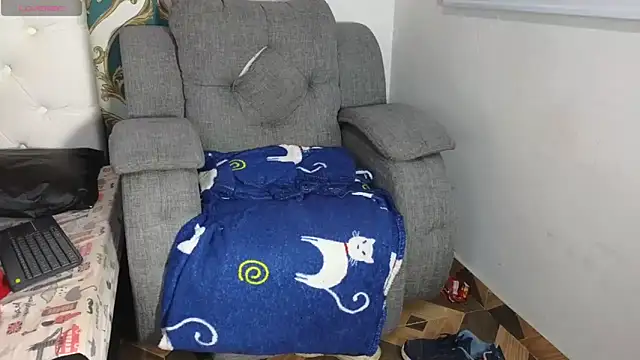 dakota guirl online show from 27, 12, 2024