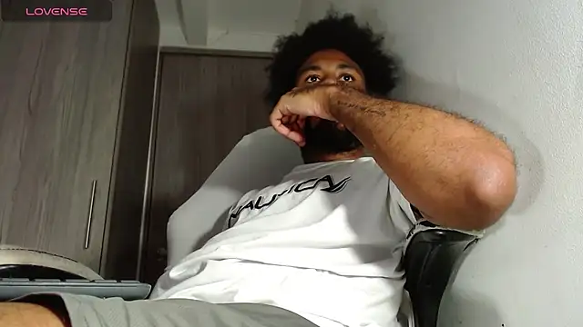 KaelMoreau online show from 15, 2, 2025