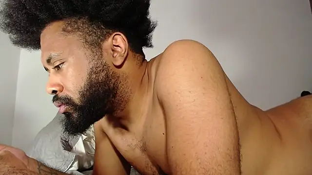 KaelMoreau online show from 17, 3, 2025