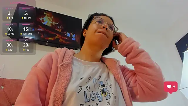 Snapshot of Vahiolet_smith chatting on 23, 12, 2025 Vahiolet smith online show from 23, 12, 2025